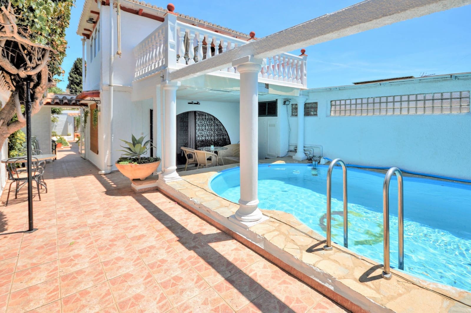 4 sovrum Semi-fristående Villa till salu i Marbella med pool garage - 595 000 € (Ref: 8097650)