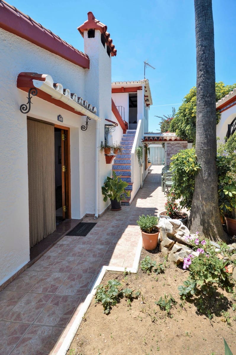 4 sovrum Semi-fristående Villa till salu i Marbella med pool garage - 595 000 € (Ref: 8097650)