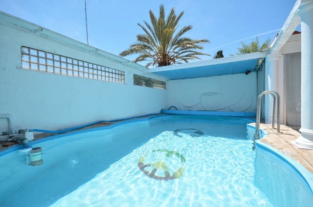 4 sovrum Semi-fristående Villa till salu i Marbella med pool garage - 595 000 € (Ref: 8097650)