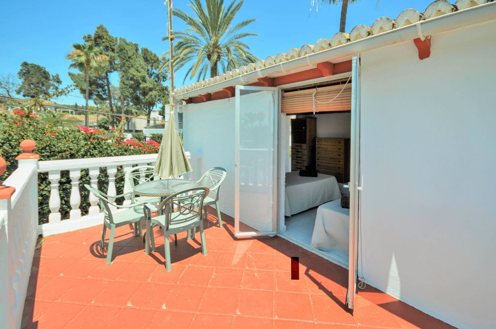 4 sovrum Semi-fristående Villa till salu i Marbella med pool garage - 595 000 € (Ref: 8097650)