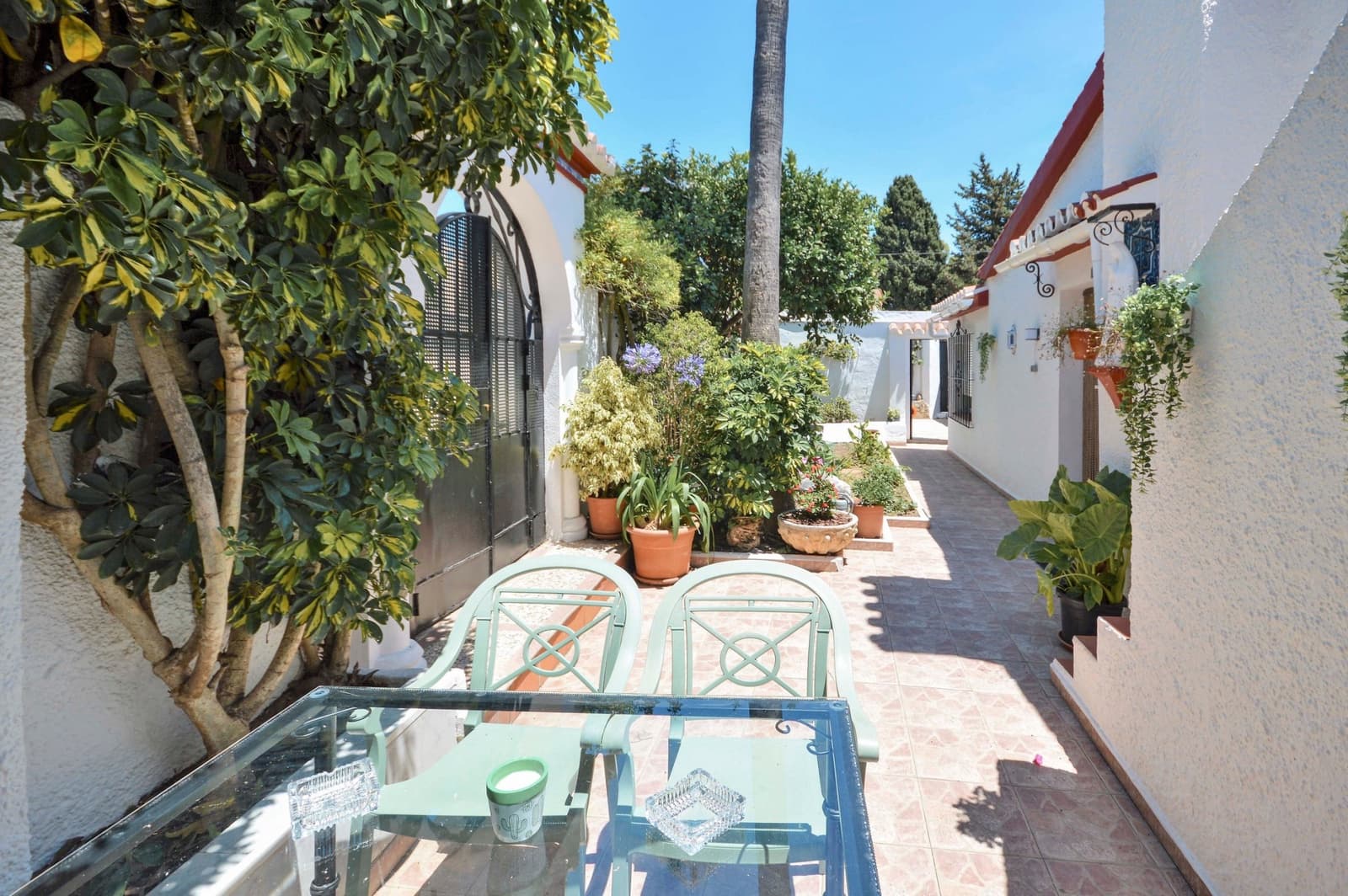 4 sovrum Semi-fristående Villa till salu i Marbella med pool garage - 595 000 € (Ref: 8097650)