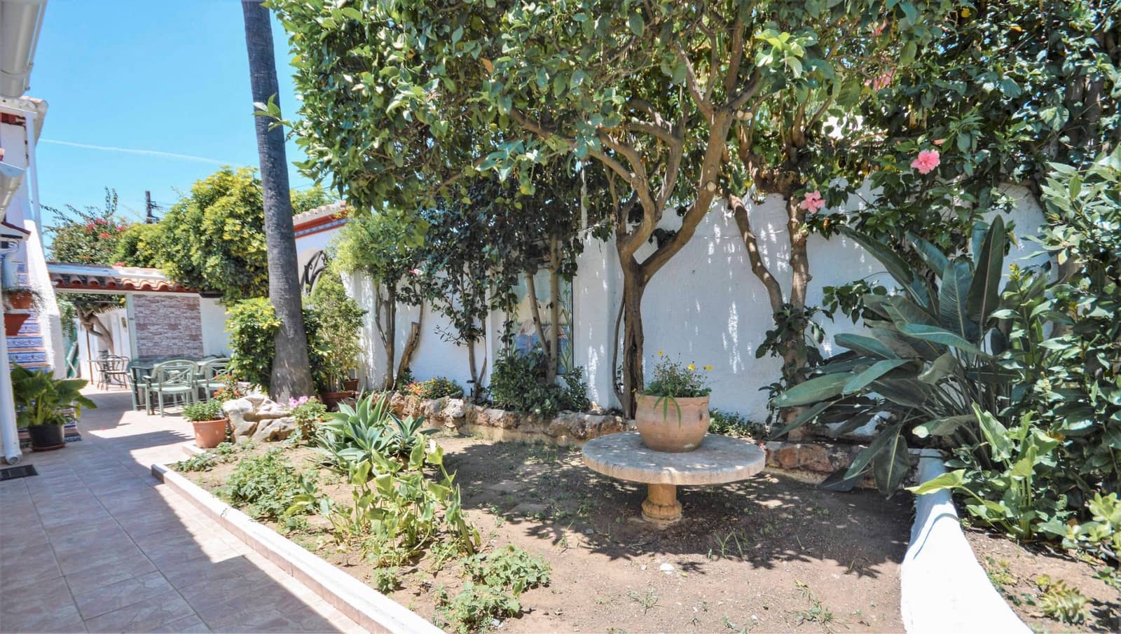 4 sovrum Semi-fristående Villa till salu i Marbella med pool garage - 595 000 € (Ref: 8097650)