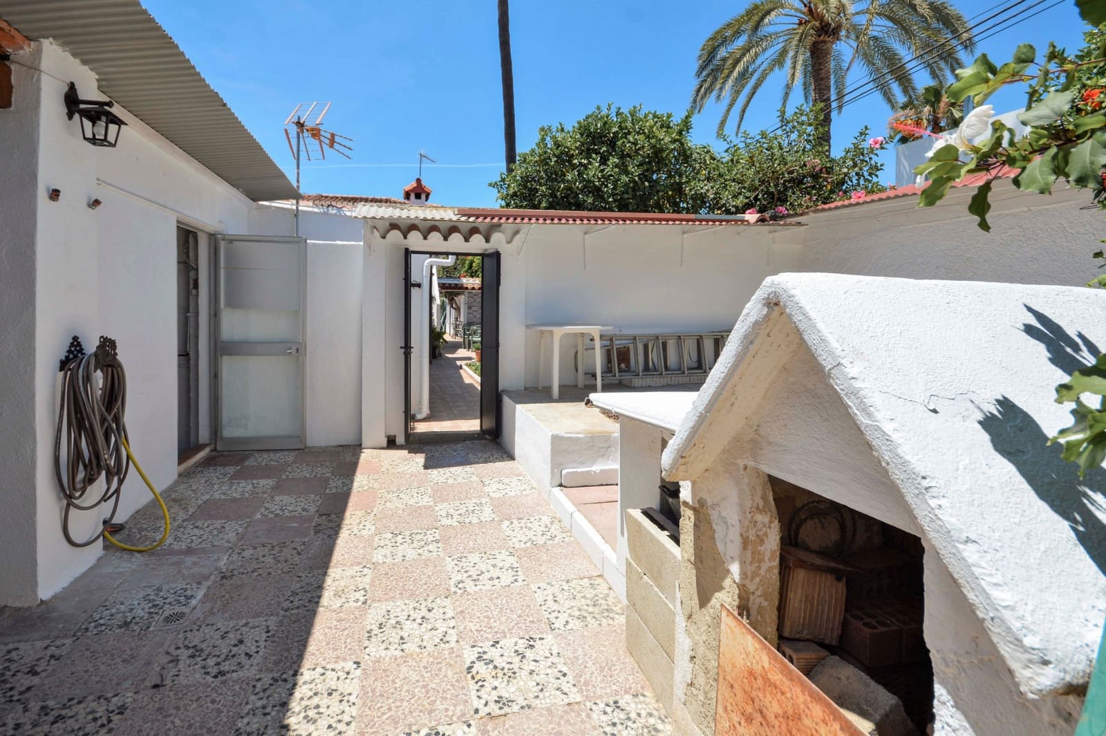 4 sovrum Semi-fristående Villa till salu i Marbella med pool garage - 595 000 € (Ref: 8097650)