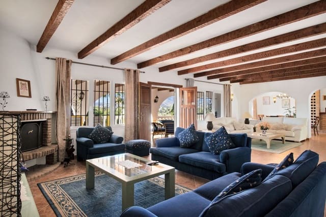 4 camera da letto Villa in vendita in San Pedro de Alcantara, Marbella con piscina garage - 2.100.000 € (Rif: 8125595)