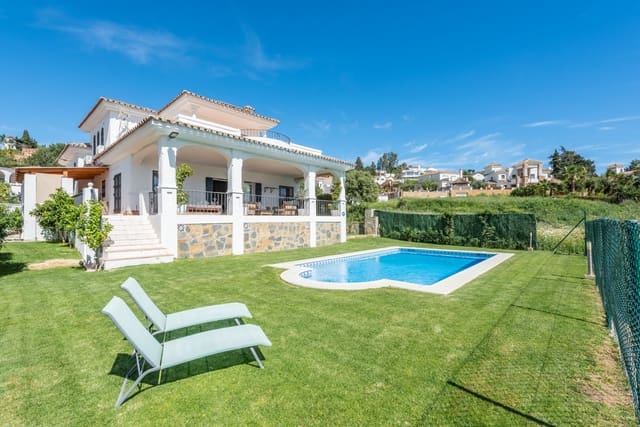 5 quarto Moradia para venda em Estepona com piscina garagem - 1 390 000 € (Ref: 8201826)