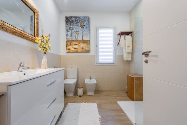 5 quarto Moradia para venda em Estepona com piscina garagem - 1 390 000 € (Ref: 8201826)