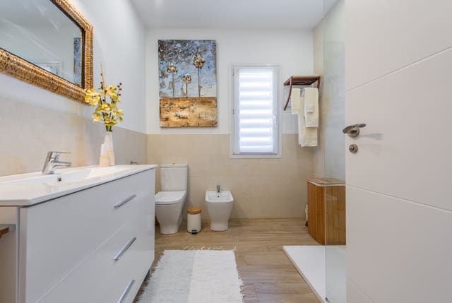5 quarto Moradia para venda em Estepona com piscina garagem - 1 390 000 € (Ref: 8201826)