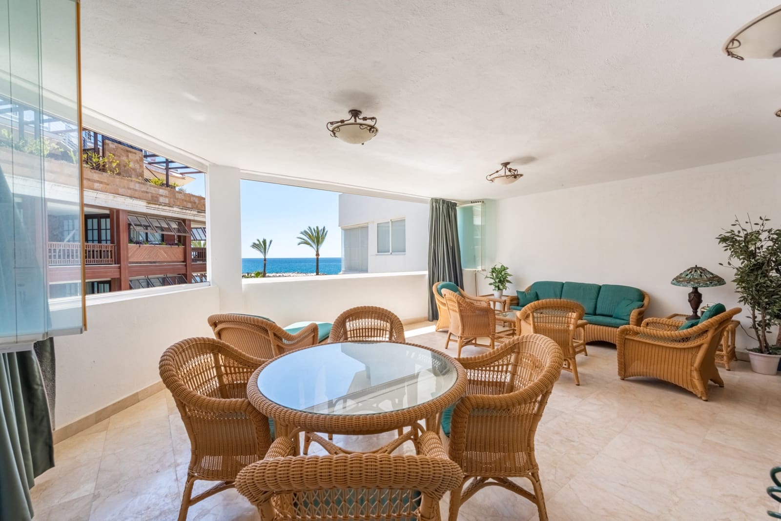 2 bedroom Apartment for sale in Marbella with pool garage - € 1,100,000 (Ref: 8302838)