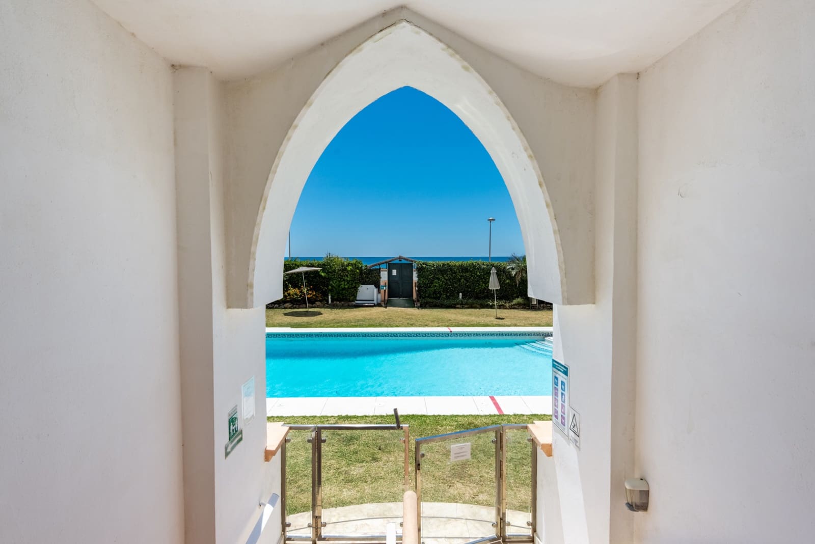 2 bedroom Apartment for sale in Marbella with pool garage - € 1,100,000 (Ref: 8302838)