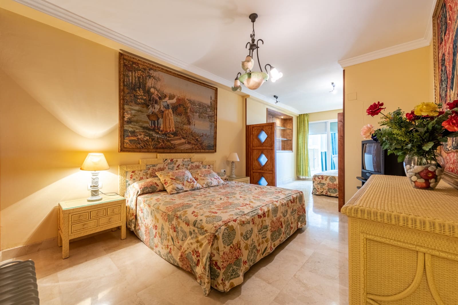 2 bedroom Apartment for sale in Marbella with pool garage - € 1,100,000 (Ref: 8302838)