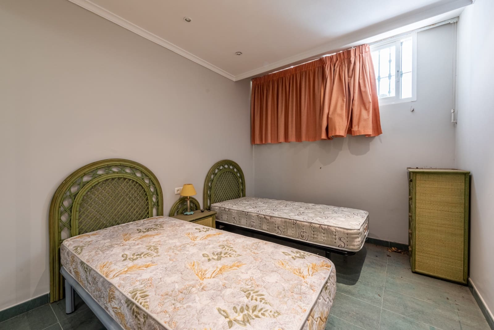 2 bedroom Apartment for sale in Marbella with pool garage - € 1,100,000 (Ref: 8302838)