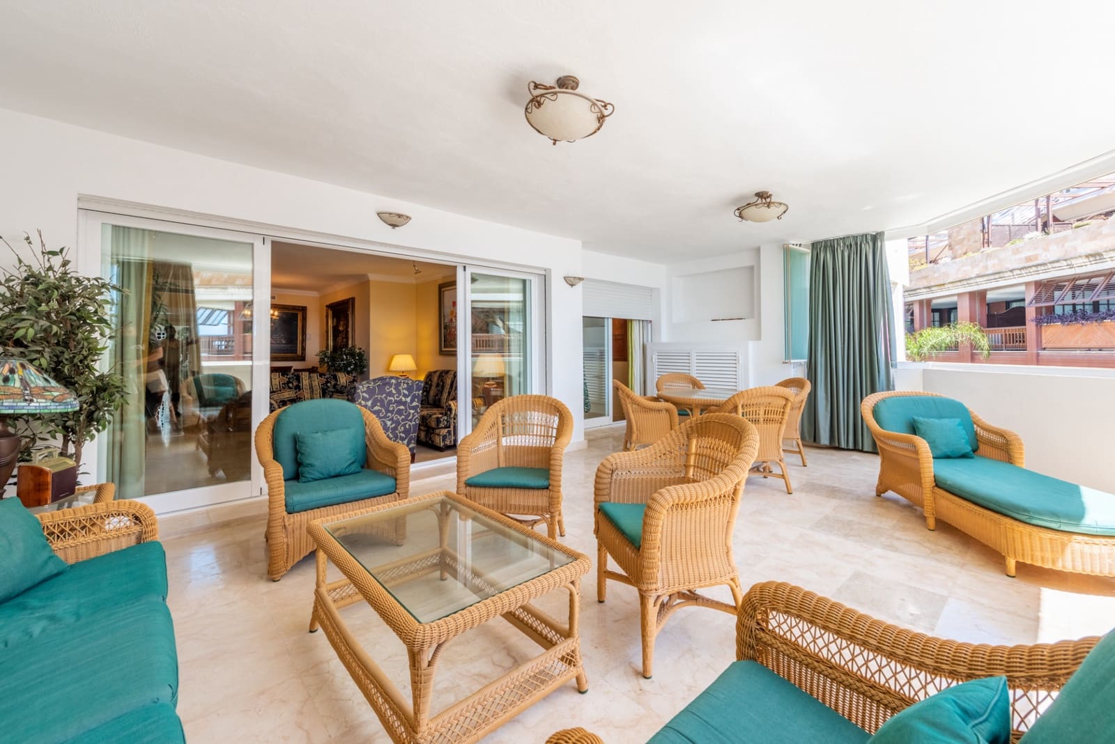 2 bedroom Apartment for sale in Marbella with pool garage - € 1,100,000 (Ref: 8302838)