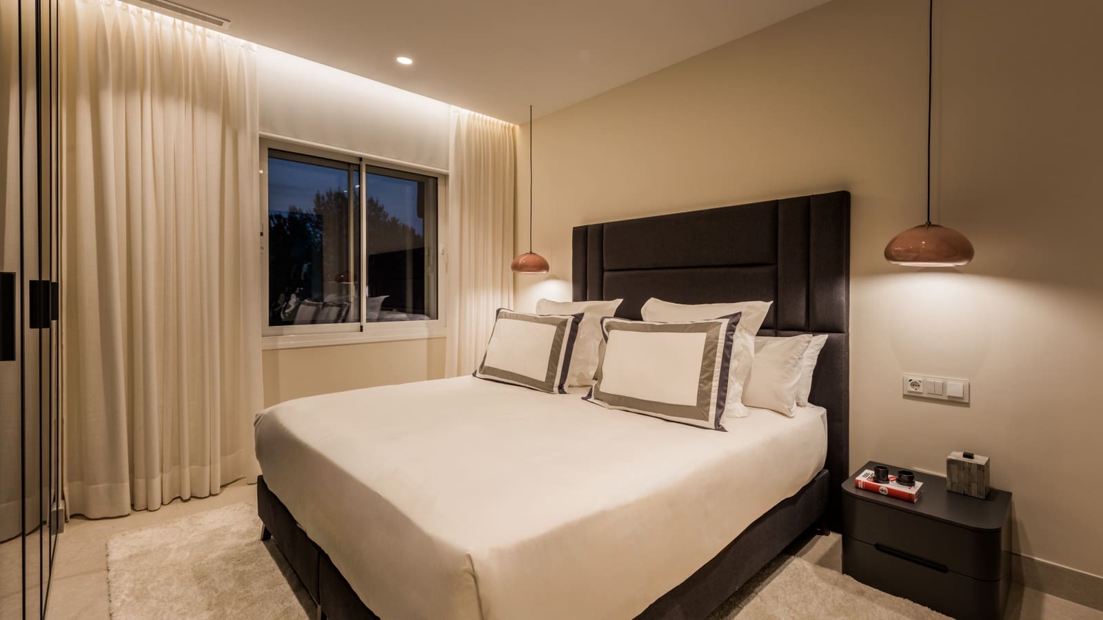 3 bedroom Apartment for sale in Estepona with pool garage - € 2,395,000 (Ref: 8307723)