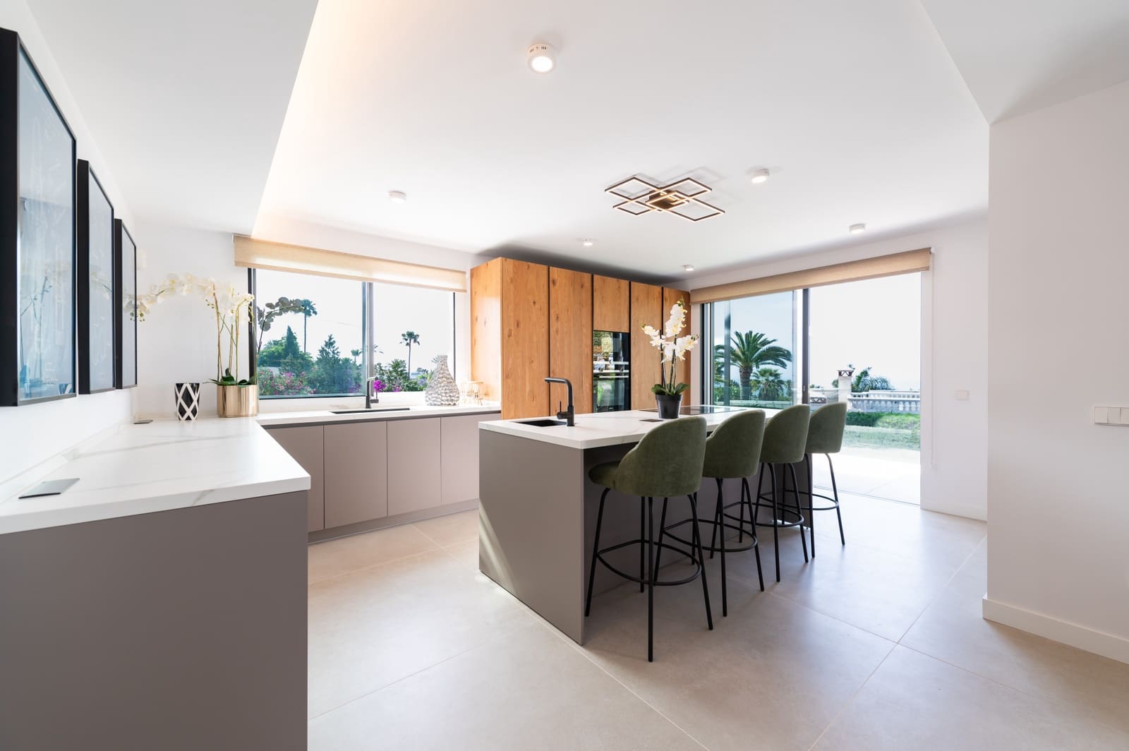 5 sypialnia Willa na sprzedaż w Marbella z basenem garażem - 4 290 000 € (Ref: 8313708)