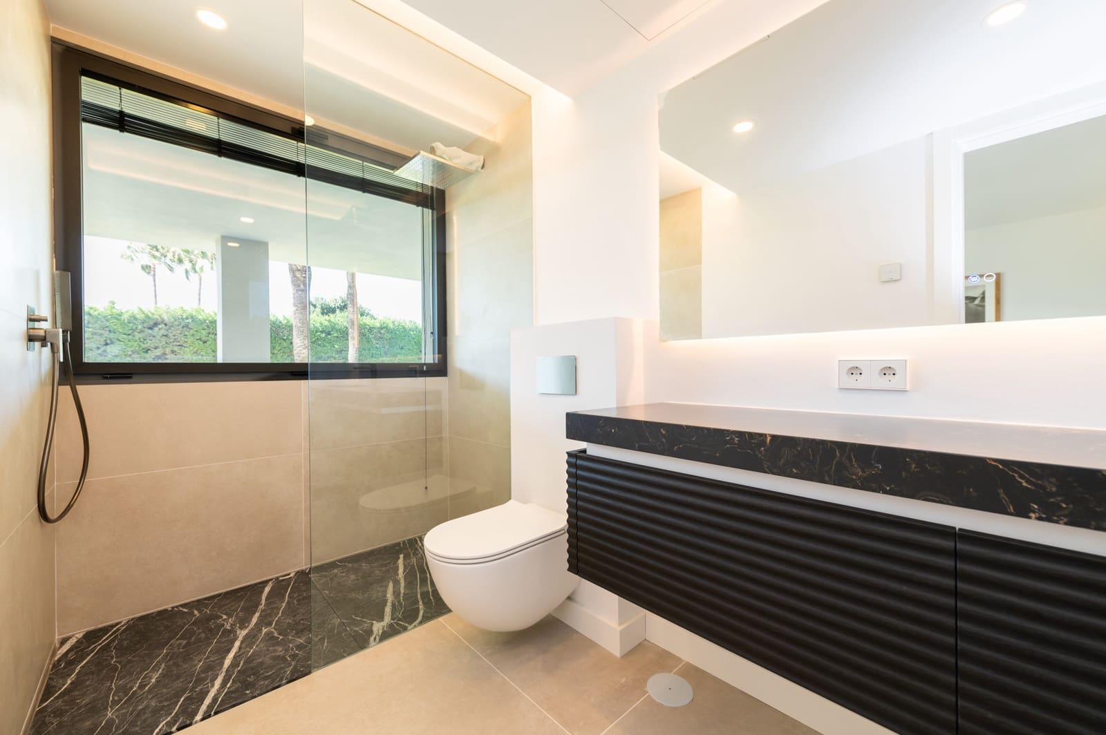 5 sypialnia Willa na sprzedaż w Marbella z basenem garażem - 4 290 000 € (Ref: 8313708)