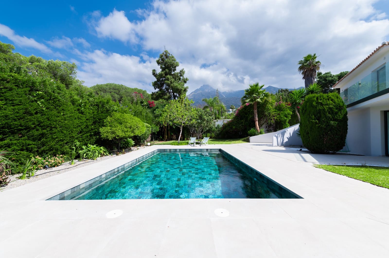 5 sypialnia Willa na sprzedaż w Marbella z basenem garażem - 4 290 000 € (Ref: 8313708)