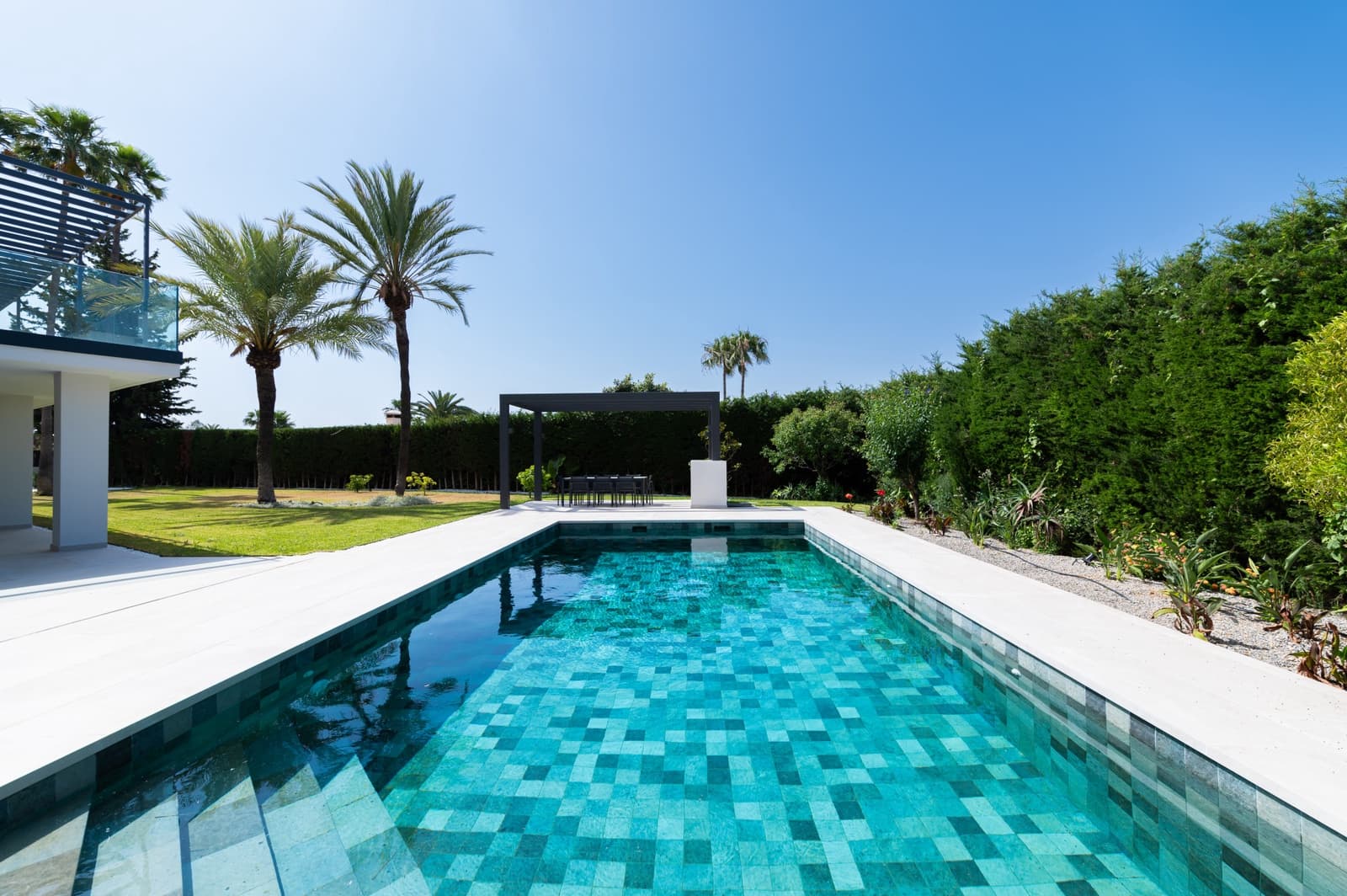 5 sypialnia Willa na sprzedaż w Marbella z basenem garażem - 4 290 000 € (Ref: 8313708)