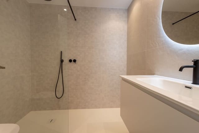 3 sovrum Lägenhet till salu i Nueva Andalucia, Marbella med pool garage - 630 000 € (Ref: 8313710)