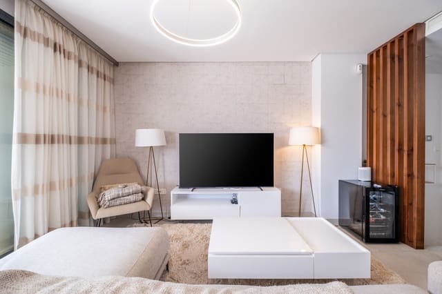 4 sypialnia Apartament na sprzedaż w La Quinta, Benahavís z basenem garażem - 690 000 € (Ref: 8318012)