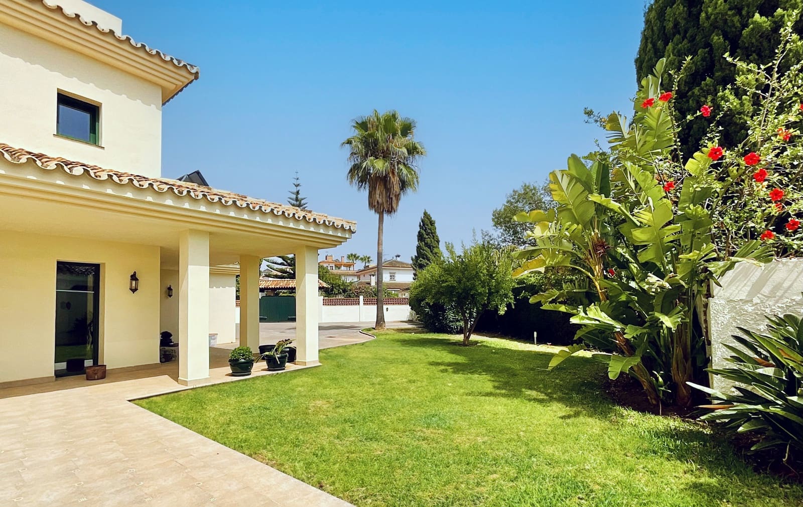 6 soverom Villa til salgs i Marbella med svømmebasseng garasje - € 1 950 000 (Ref: 8327541)