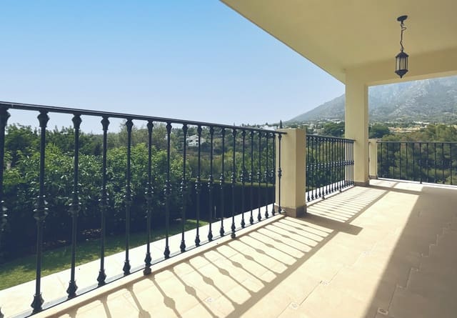 6 soverom Villa til salgs i Valdeolletas - Las Cancelas - Xarblanca, Marbella med svømmebasseng garasje - € 1 950 000 (Ref: 8327541)