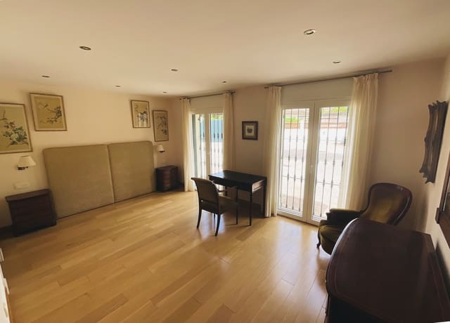 6 soverom Villa til salgs i Valdeolletas - Las Cancelas - Xarblanca, Marbella med svømmebasseng garasje - € 1 950 000 (Ref: 8327541)