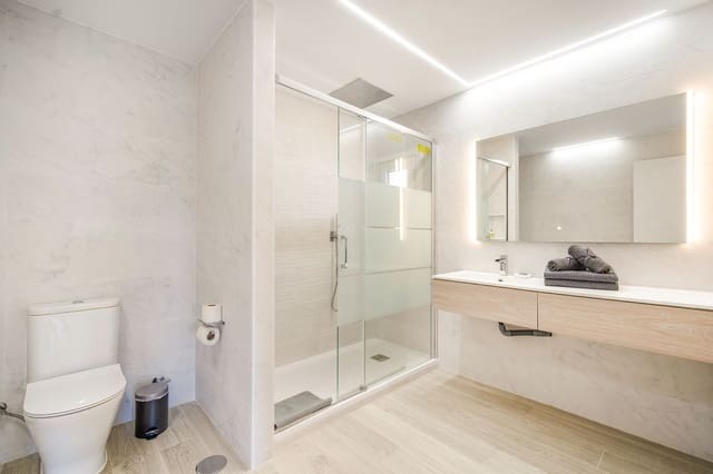 2 sovrum Lägenhet till salu i Puerto Banus, Marbella med pool garage - 559 000 € (Ref: 8331508)