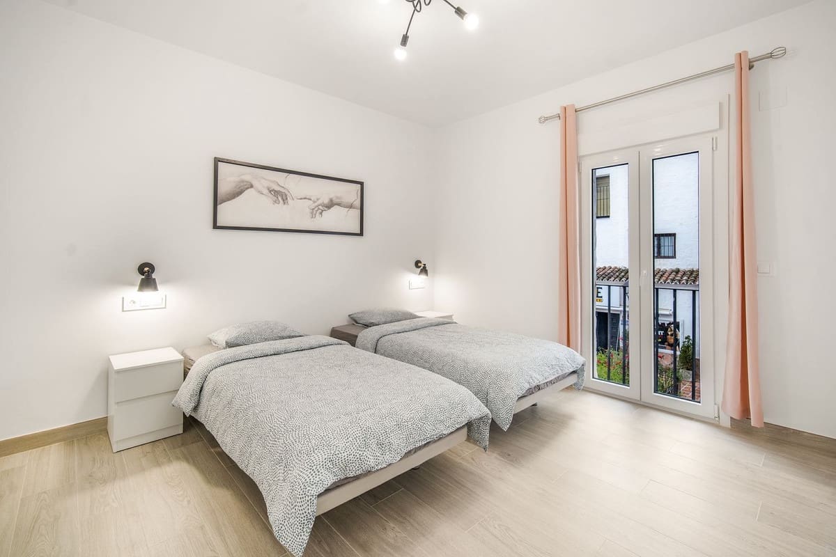 2 sovrum Lägenhet till salu i Puerto Banus med pool garage - 559 000 € (Ref: 8331508)