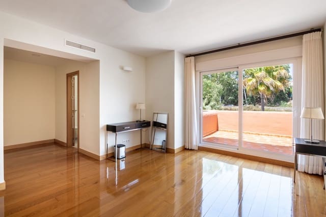 3 Zimmer Penthouse zu verkaufen in Guadalmina Baja, Marbella mit Pool Garage - 950.000 € (Ref: 8363157)