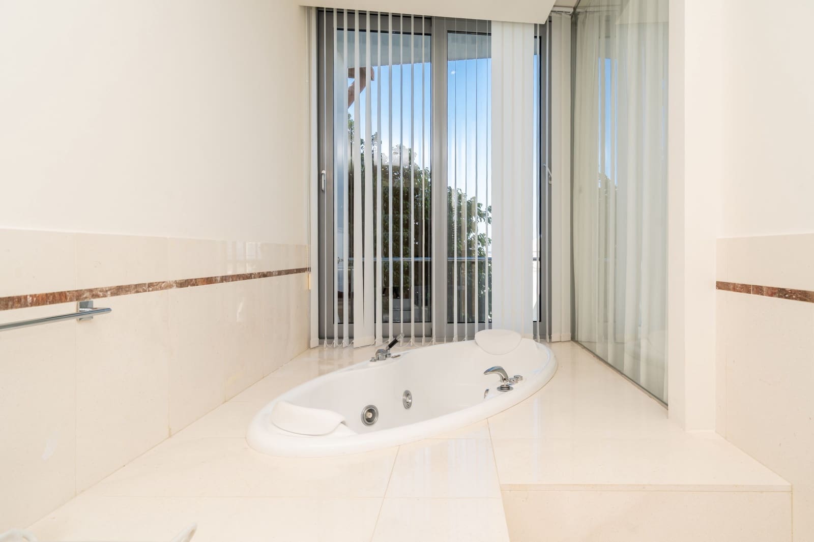5 slaapkamer Halfvrijstaande villa te koop in Marbella met zwembad garage - € 3.000.000 (Ref: 8434210)