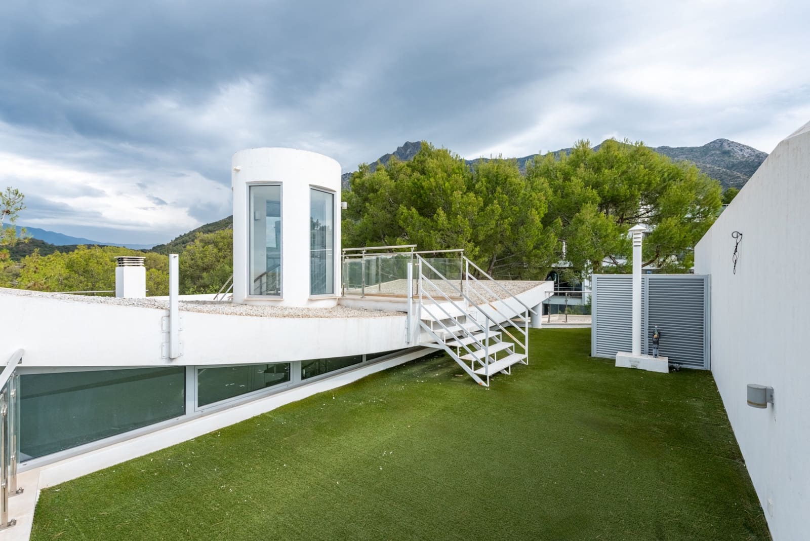 5 slaapkamer Halfvrijstaande villa te koop in Marbella met zwembad garage - € 3.000.000 (Ref: 8434210)