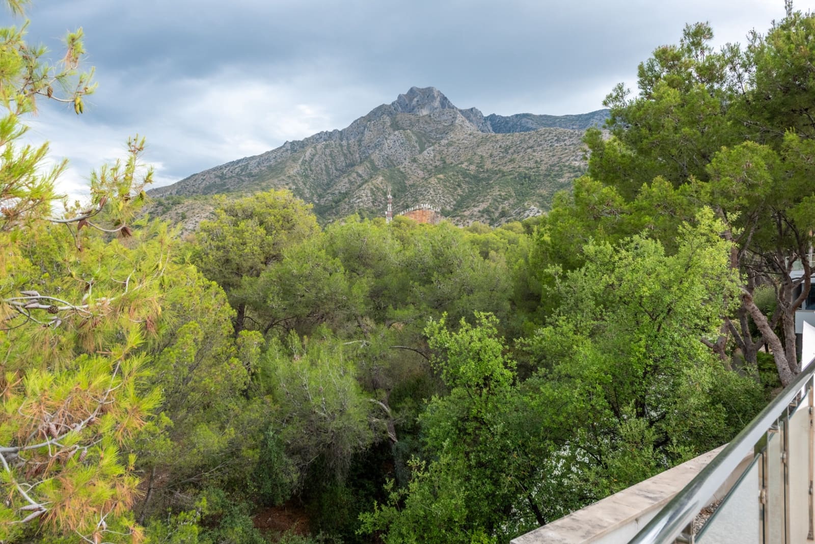 5 slaapkamer Halfvrijstaande villa te koop in Marbella met zwembad garage - € 3.000.000 (Ref: 8434210)