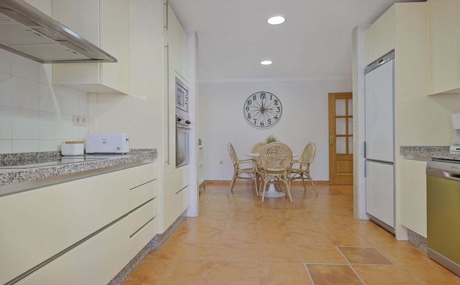 3 bedroom Apartment for sale in San Pedro de Alcantara with pool garage - € 660,000 (Ref: 8476229)