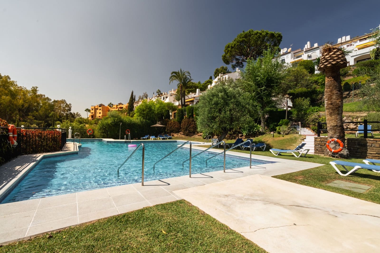 3 Zimmer Apartment zu verkaufen in Benahavis mit Pool - 599.000 € (Ref: 8542291)