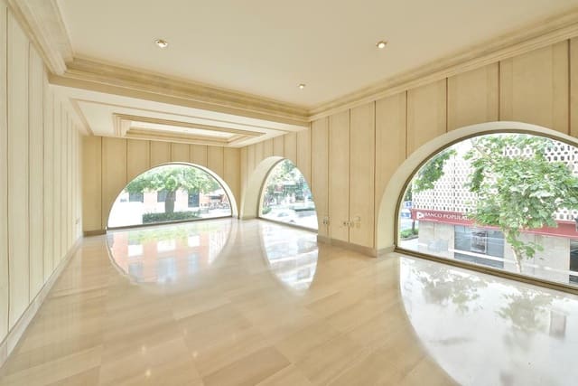 Företag till salu i Marbella - 3 000 000 € (Ref: 8556822)