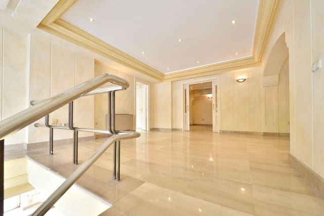 Företag till salu i Marbella - 3 000 000 € (Ref: 8556822)