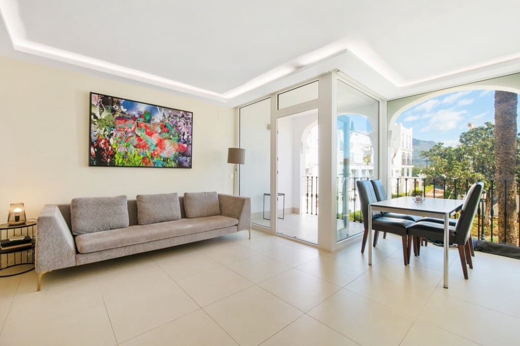 2 sypialnia Dom na sprzedaż w Nueva Andalucia z basenem garażem - 550 000 € (Ref: 8568361)