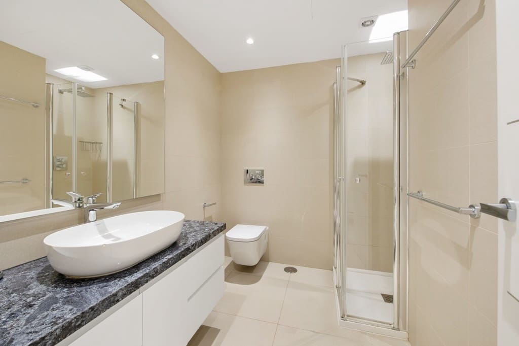 2 sypialnia Dom na sprzedaż w Nueva Andalucia z basenem garażem - 550 000 € (Ref: 8568361)