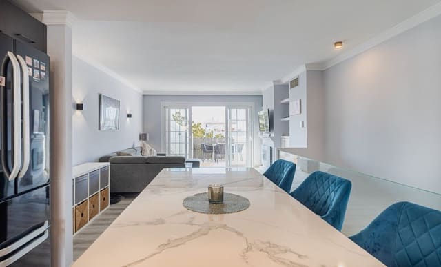 2 soverom Hus til salgs i Nueva Andalucia, Marbella med svømmebasseng garasje - € 595 000 (Ref: 8570431)