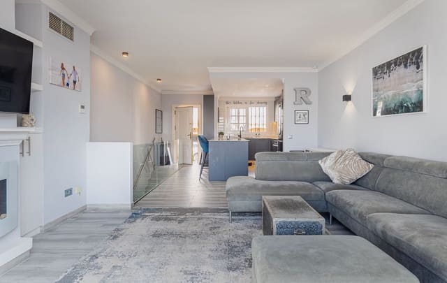 2 soverom Hus til salgs i Nueva Andalucia, Marbella med svømmebasseng garasje - € 595 000 (Ref: 8570431)