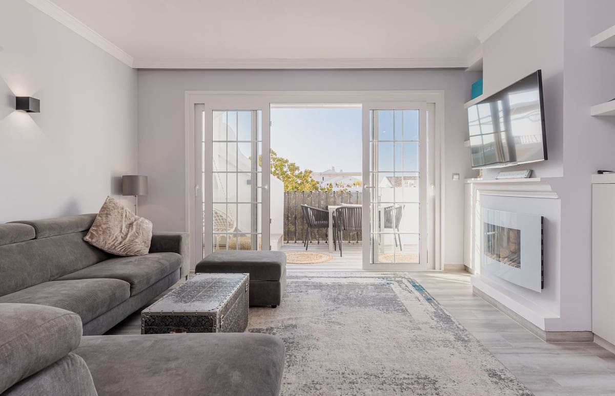 2 makuuhuone Omakotitalo myytävänä paikassa Nueva Andalucia mukana uima-altaan 
autotalli - 595 000 € (Ref: 8570431)