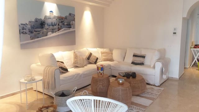 3 soverom Hus til salgs i Nueva Andalucia, Marbella med svømmebasseng garasje - € 635 000 (Ref: 8572421)