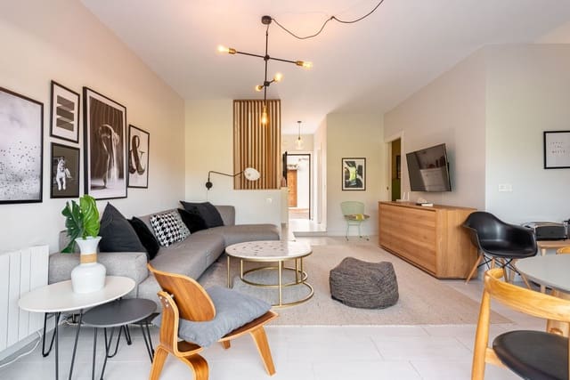 3 soverom Hus til salgs i Nueva Andalucia, Marbella med svømmebasseng garasje - € 644 000 (Ref: 8574235)