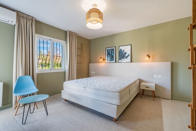 3 soverom Hus til salgs i Nueva Andalucia, Marbella med svømmebasseng garasje - € 644 000 (Ref: 8574235)