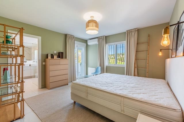 3 soverom Hus til salgs i Nueva Andalucia, Marbella med svømmebasseng garasje - € 644 000 (Ref: 8574235)