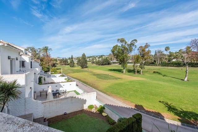 3 soverom Hus til salgs i Nueva Andalucia, Marbella med svømmebasseng garasje - € 644 000 (Ref: 8574235)