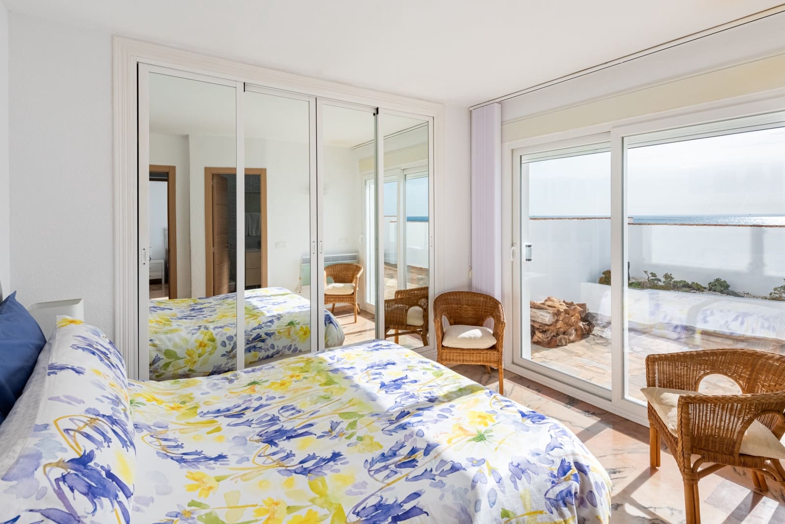 4 bedroom Villa for sale in Estepona with pool garage - € 1,420,000 (Ref: 8576673)