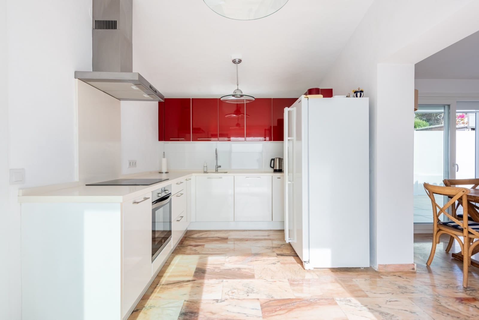 4 bedroom Villa for sale in Estepona with pool garage - € 1,420,000 (Ref: 8576673)