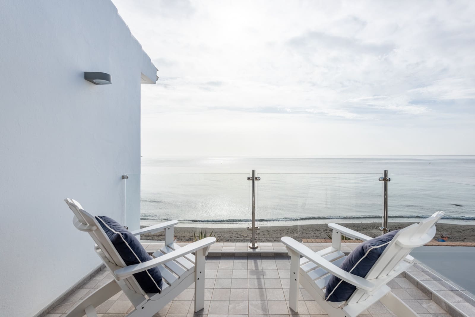 4 bedroom Villa for sale in Estepona with pool garage - € 1,420,000 (Ref: 8576673)