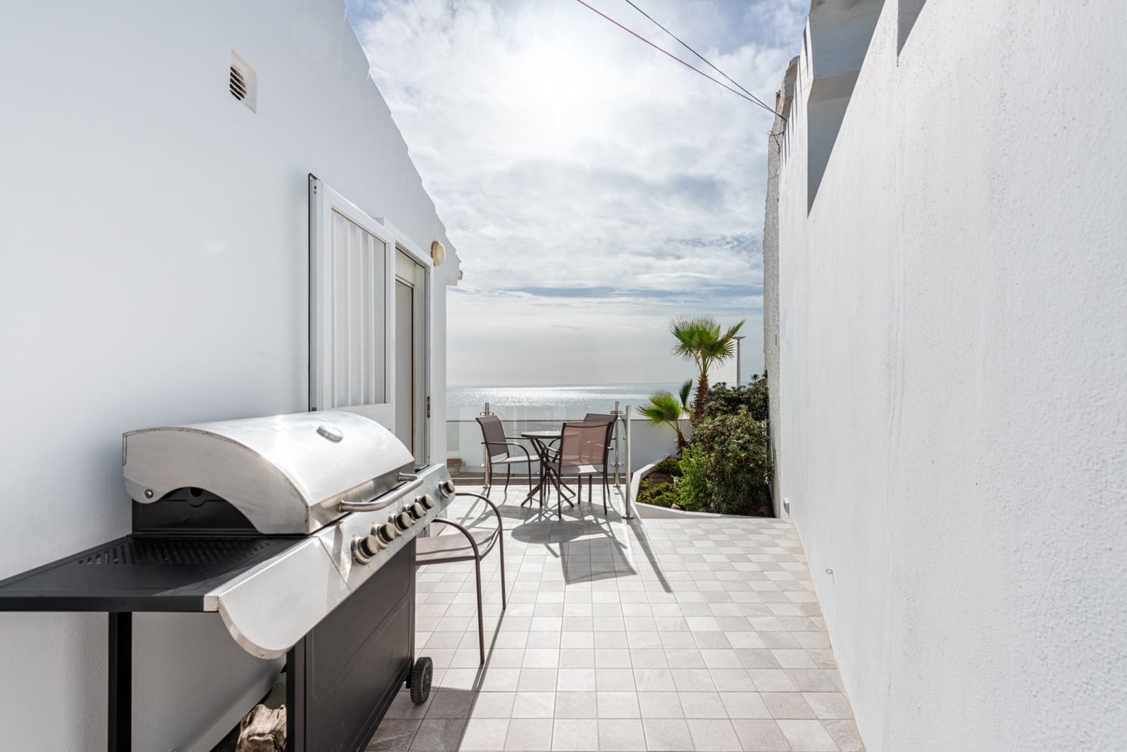4 bedroom Villa for sale in Estepona with pool garage - € 1,420,000 (Ref: 8576673)